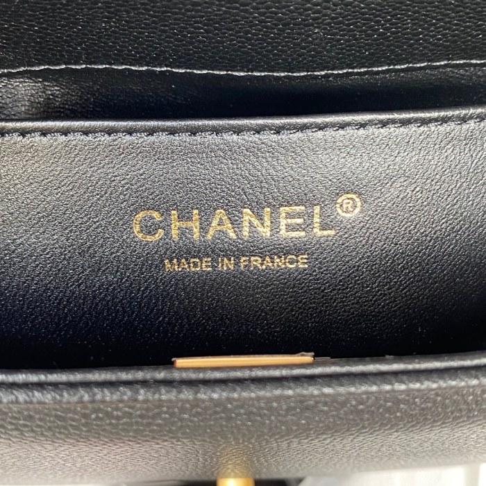 Handbag  Chanel  AS3350  size 18x12.5x6 cm