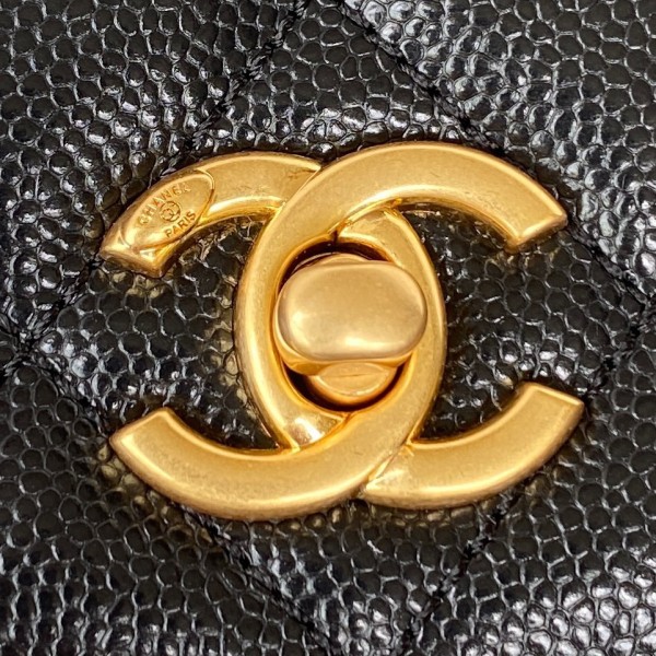 Handbag  Chanel  AP2840  size 12.3x19.2x3.5 cm