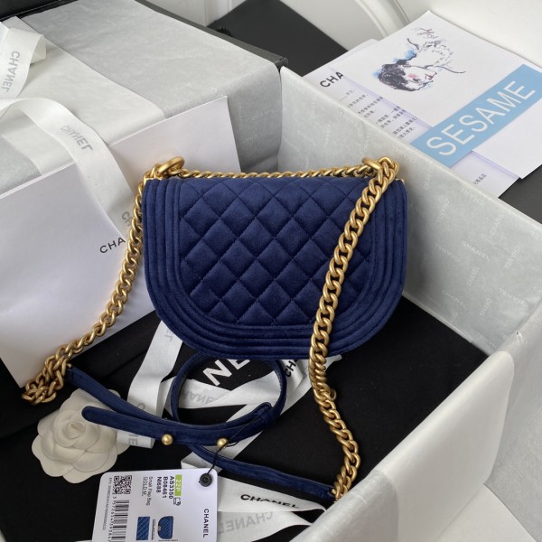 Handbag   Chanel  AS3350  size  18x12.5x6 cm