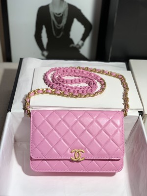  Handbag  Chanel  size  12*19*3.5 cm