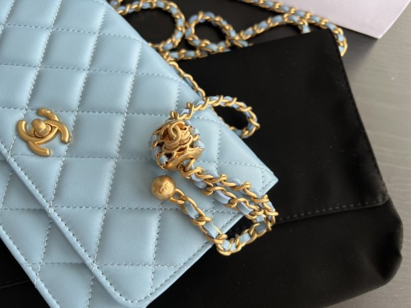 CHANEL 22SS Spring And Summer WOC Lambskin Wealth Bag Wallet Shoulder Bag Crossbody Bag Women's Babyblue Sky Blue AP1450-B08034-NH626 size 19*3*12.5cm