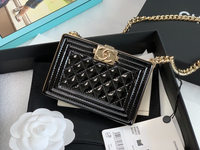 Handbag Chanel  size  11*7.5*2.4 cm