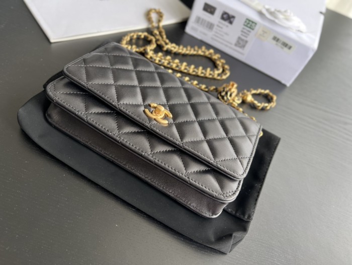  Handbag   Chanel   AP1450  size  19 cm 