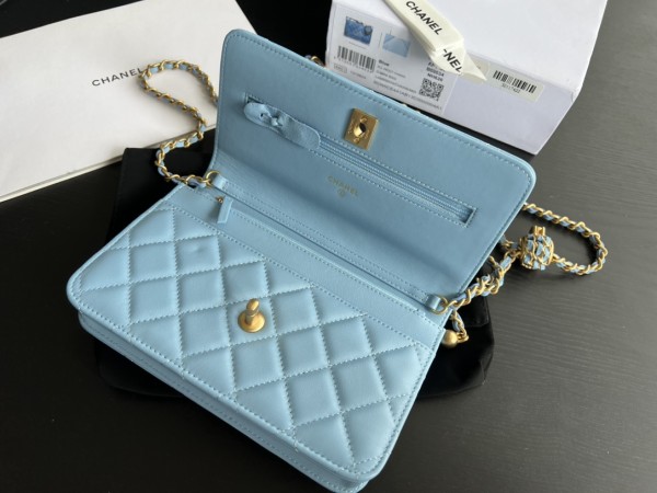 CHANEL 22SS Spring And Summer WOC Lambskin Wealth Bag Wallet Shoulder Bag Crossbody Bag Women's Babyblue Sky Blue AP1450-B08034-NH626 size 19*3*12.5cm