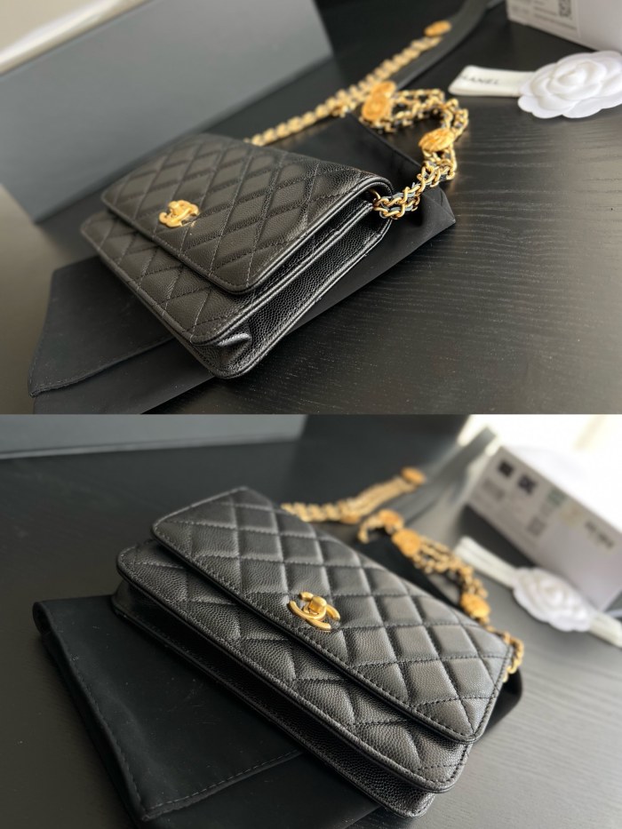  Handbag Chanel  size  19 cm