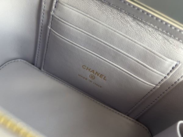  Handbag Chanel  AP2199  size  17cmx9.5cmx8 cm
