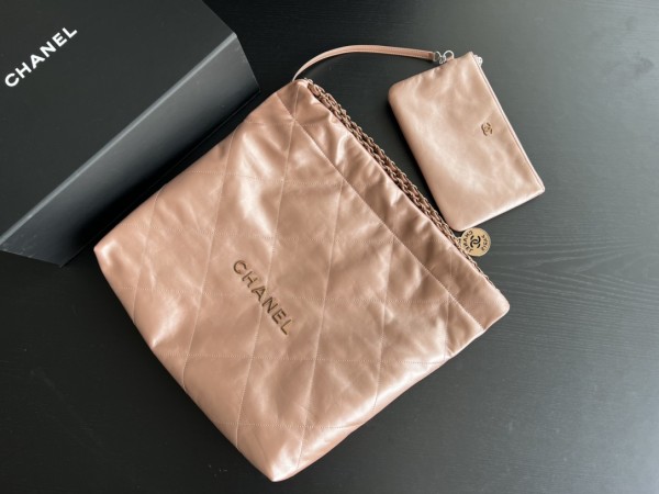  Handbag  Chanel  size  39cmx42cmx8 cm