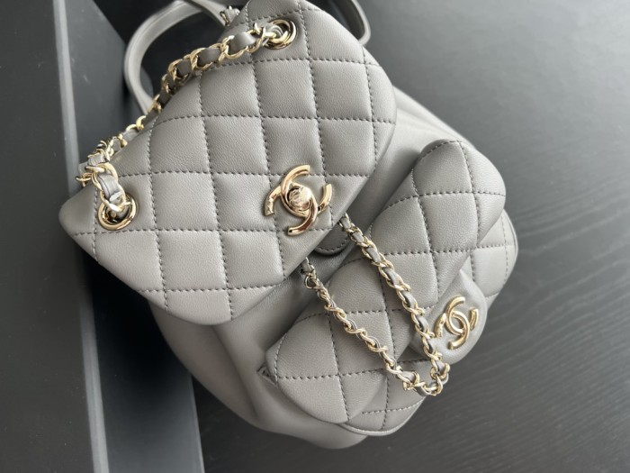  Handbag  Chanel  2908  size 18cmx18cmx12 cm