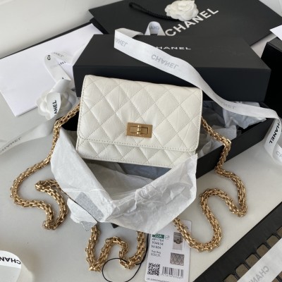  Handbag  Chanel  AP1764  size  11* 15.5*4.5 cm