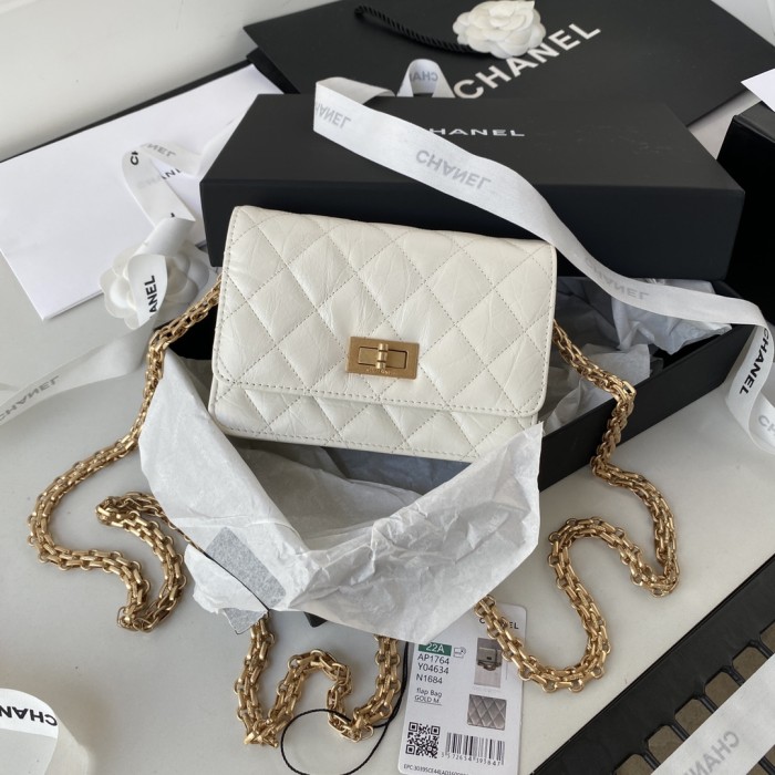  Handbag  Chanel  AP1764  size  11* 15.5*4.5 cm