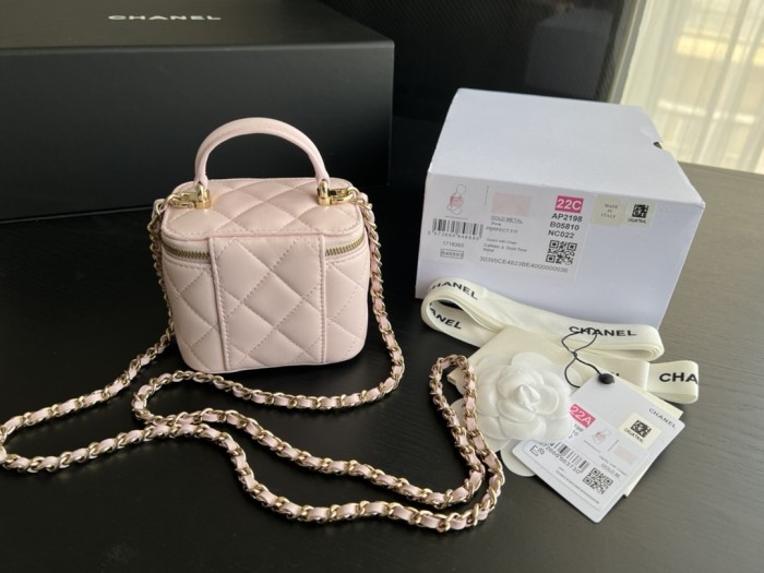  Handbag   Chanel  AP2198  size  11cmx8.5cmx7 cm