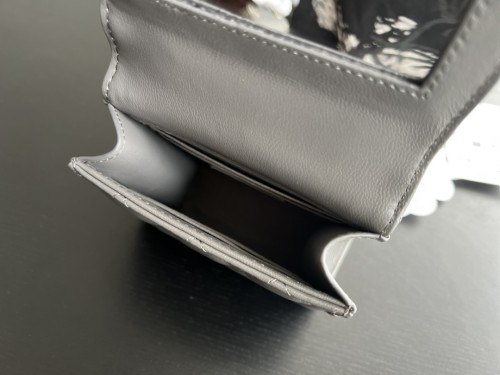  Handbag   Chanel  AP2682   size  11cmx11cmx4 cm  