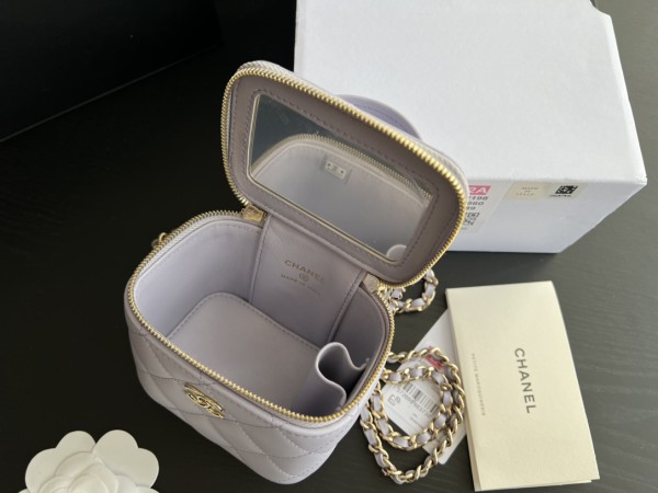  Handbag   Chanel AP2198 size 11cmx8.5cmx7 cm