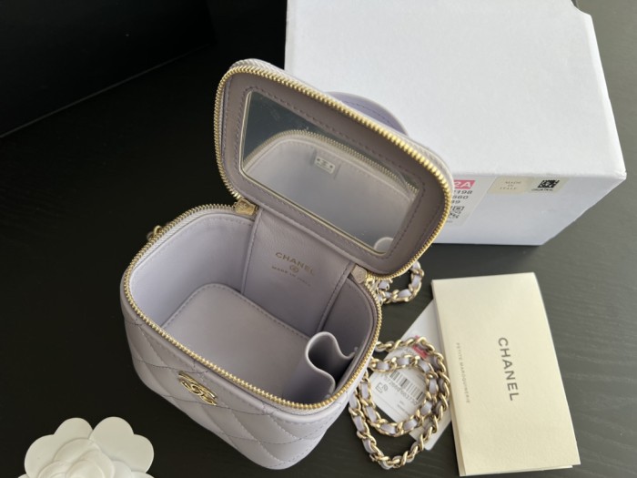  Handbag   Chanel AP2198 size 11cmx8.5cmx7 cm