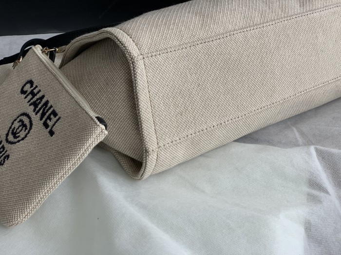  Handbag   Chanel  66941 size 38X32X18 CM