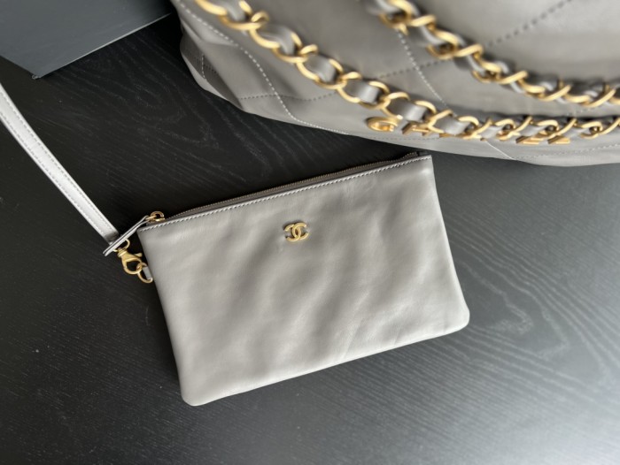  Handbag  Chanel  size  35cmx37cmx7 cm