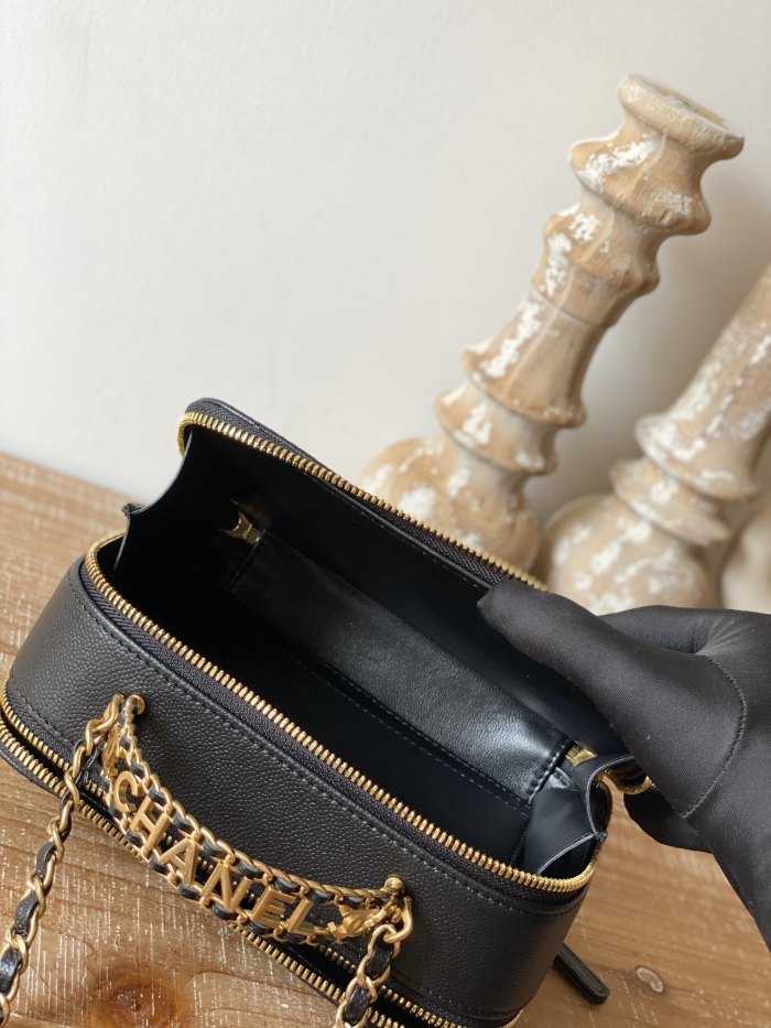 Handbag  Chanel  AP3222  size 19*13.5*7  cm