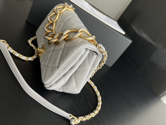 Handbag  Chanel  3366  size 20cmx9cmx13.5 cm