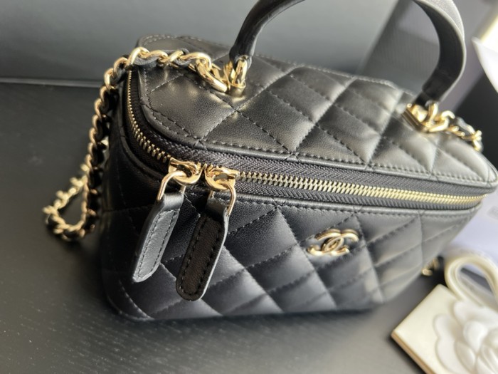  Handbag Chanel  AP2199  size 17cmx9.5cmx8 cm