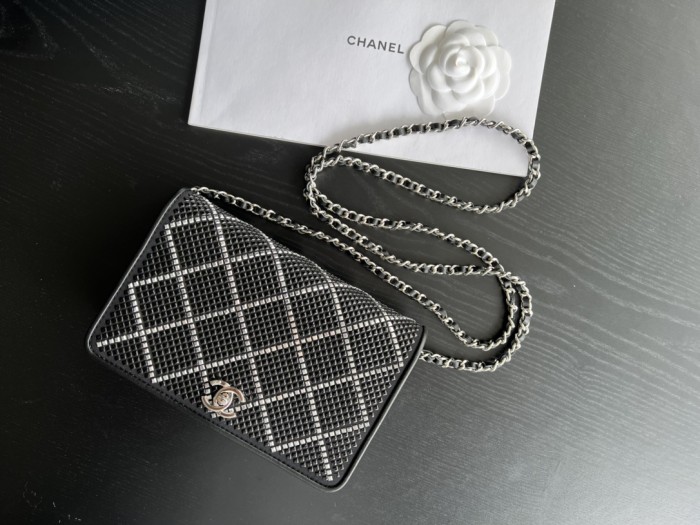  Handbag  Chanel  size 19 cm