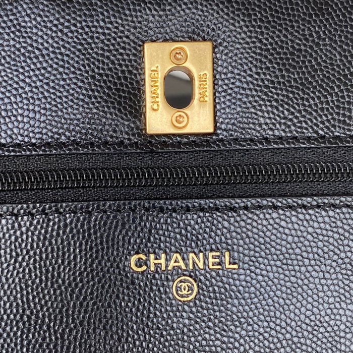 Handbag  Chanel  AP2840  size 12.3x19.2x3.5 cm