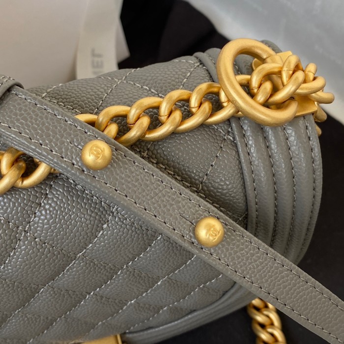 Handbag  Chanel  AS3350 size  18x12.5x6 cm