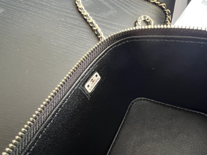  Handbag Chanel  AP2199  size 17cmx9.5cmx8 cm