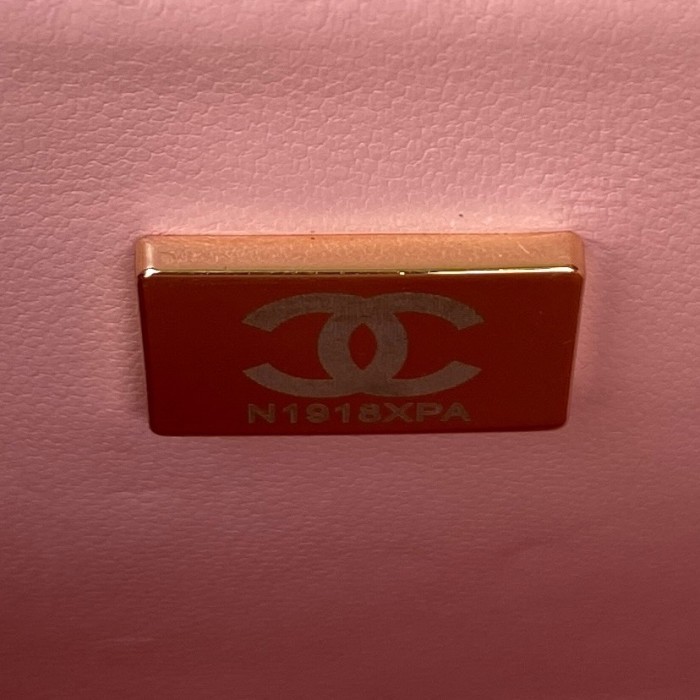 Handbag   Chanel AS3350  size 18x12.5x6 cm