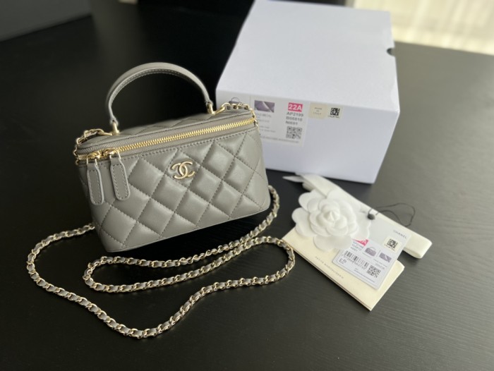  Handbag Chanel AP2199  size 17cmx9.5cmx8 cm 