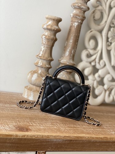  Handbag   Chanel 81209  size  12.5 cm 