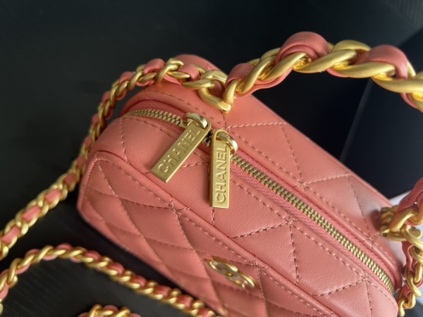  Handbag  Chanel AP2874  size 13.5cmx8.5cmx6 cm 