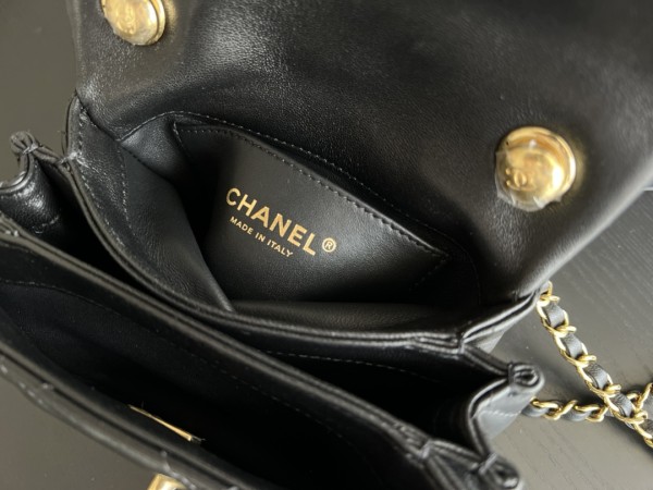 Handbag  Chanel  3366  size  17cmx8.5cmx11.5 cm