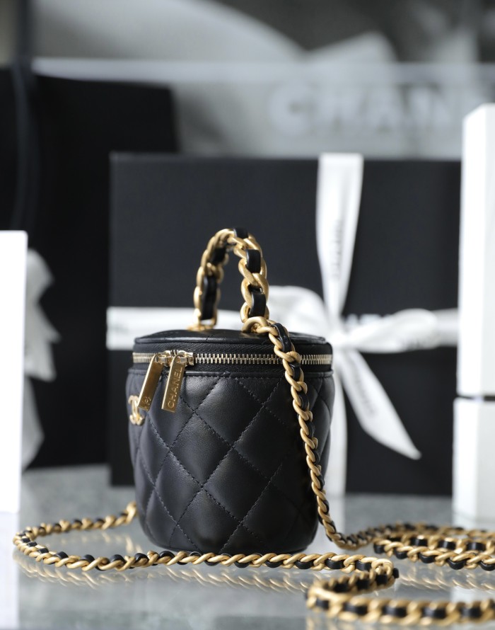 Handbag Chanel  sizez 𝟷𝟶.𝟻*𝟷𝟷.𝟼*𝟷𝟶.𝟻  𝚌𝚖