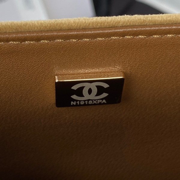 Handbag   Chanel  AS3350 size 18x12.5x6 cm