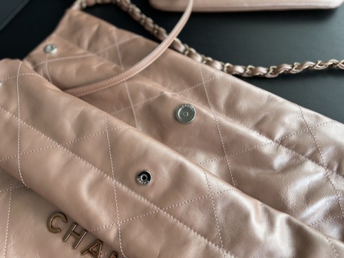  Handbag  Chanel  size  35cmx37cmx7 cm