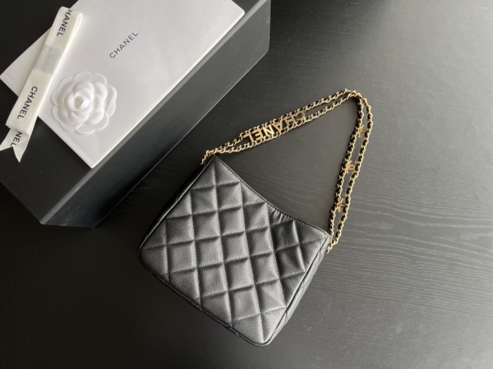  Handbag   Chanel   3223  size  16cmx19cmx8 cm