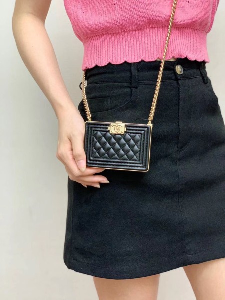  Handbag  Chanel  size  11*7.5*2.4 cm