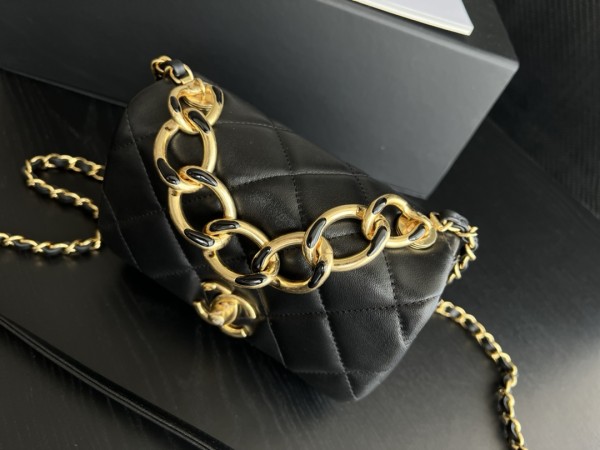 Handbag  Chanel  3366  size  17cmx8.5cmx11.5 cm