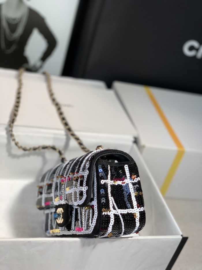  Handbag  Chanel  size 19 Cm