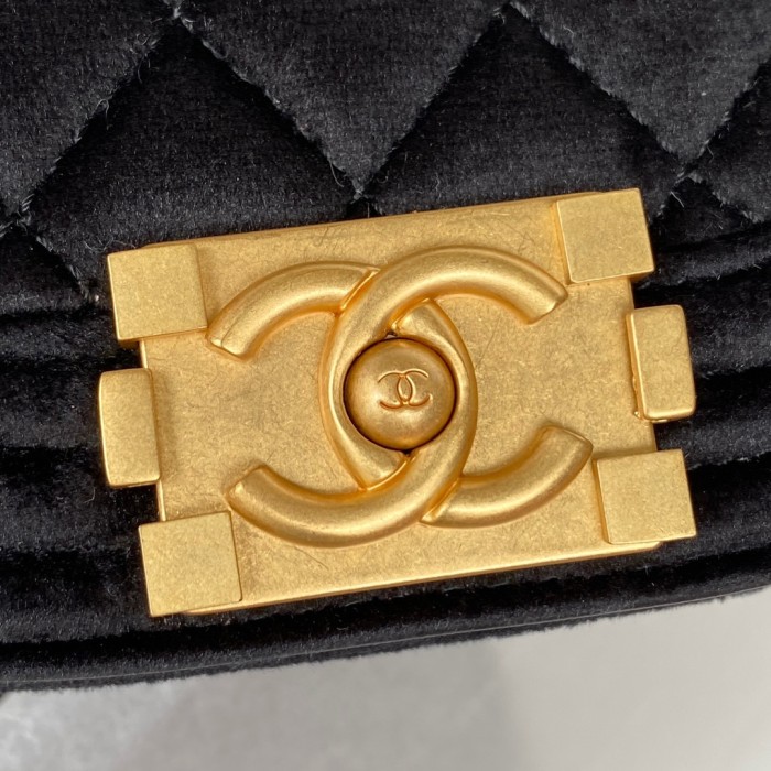 Handbag   Chanel AS3315 size  15x9.5x4.5 cm