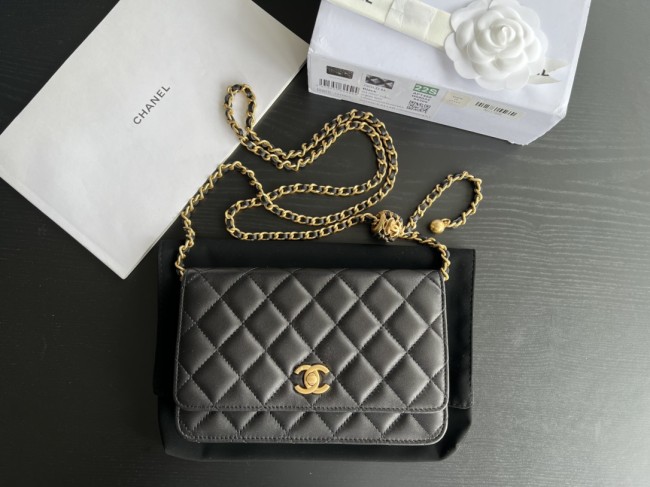  Handbag   Chanel   AP1450  size  19 cm 