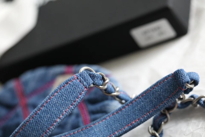  Handbag   Chanel  size  22 cm