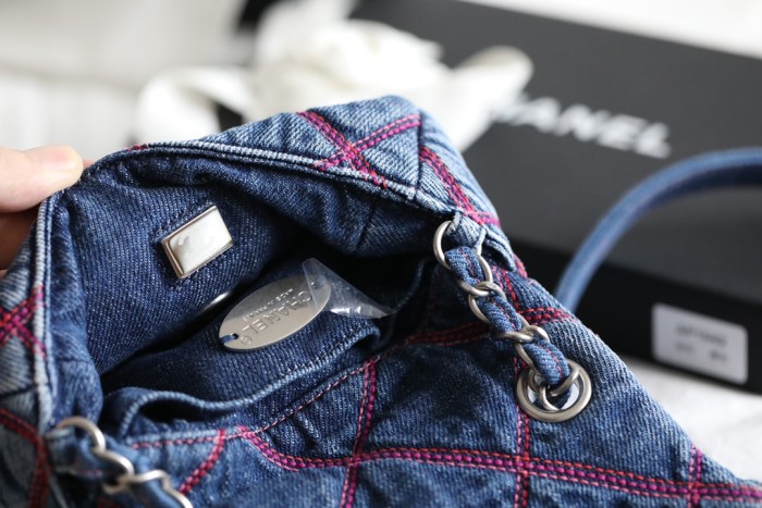  Handbag   Chanel  size  22 cm