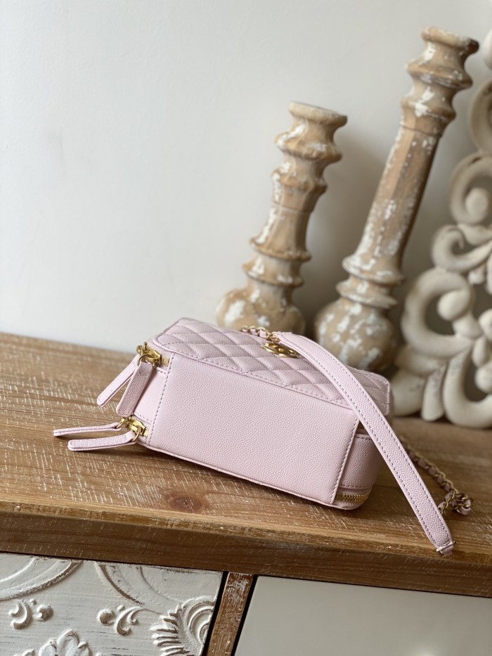  Handbag   Chanel  AP3222 size  19*13.5*7  cm