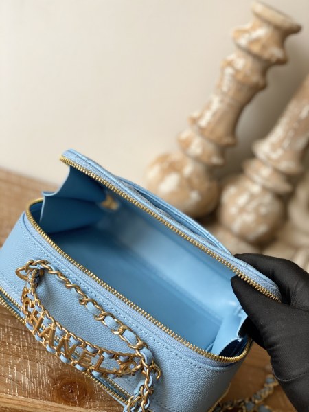  Handbag   Chanel  AP3222  size  19*13.5*7* cm