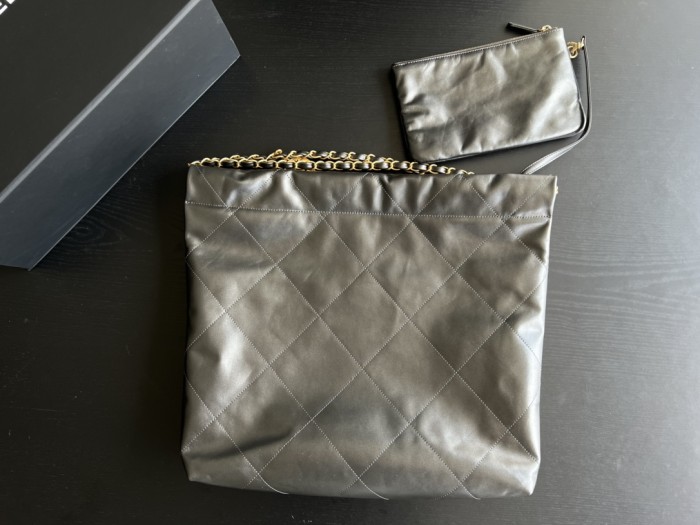 Handbag   Chanel   size   39cmx42cmx8 cm