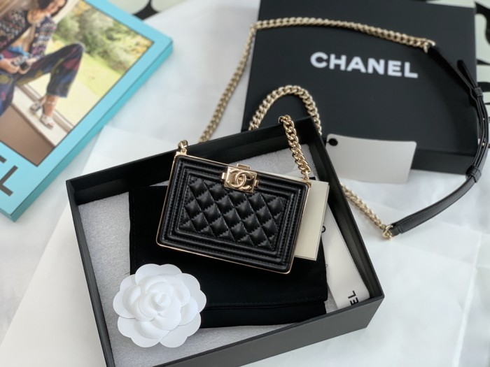 Handbag Chanel   size  11*7.5*2.4 cm