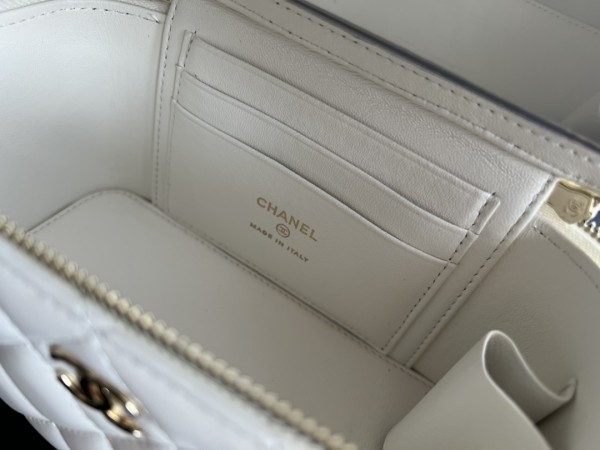  Handbag   Chanel  AP2199  size 17cmx9.5cmx8 cm