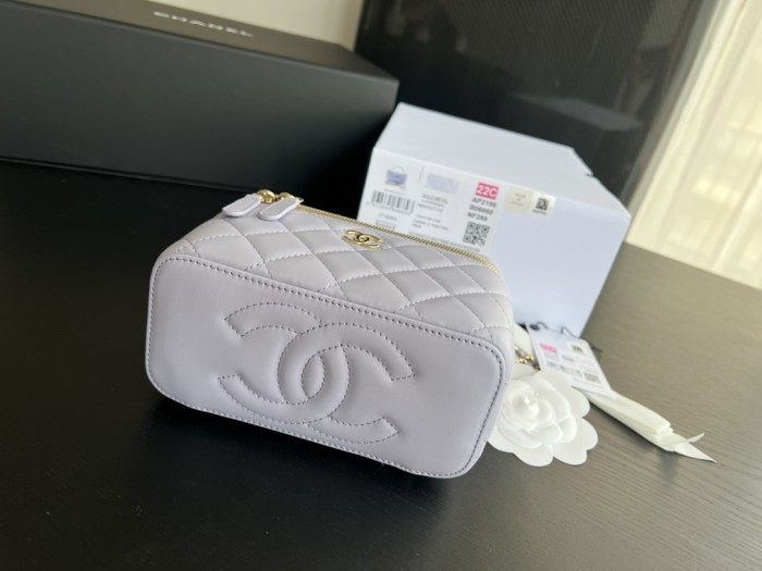  Handbag Chanel  AP2199  size  17cmx9.5cmx8 cm