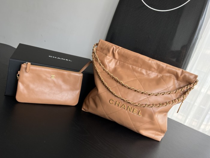  Handbag   Chanel  size 35cmx37cmx7 cm